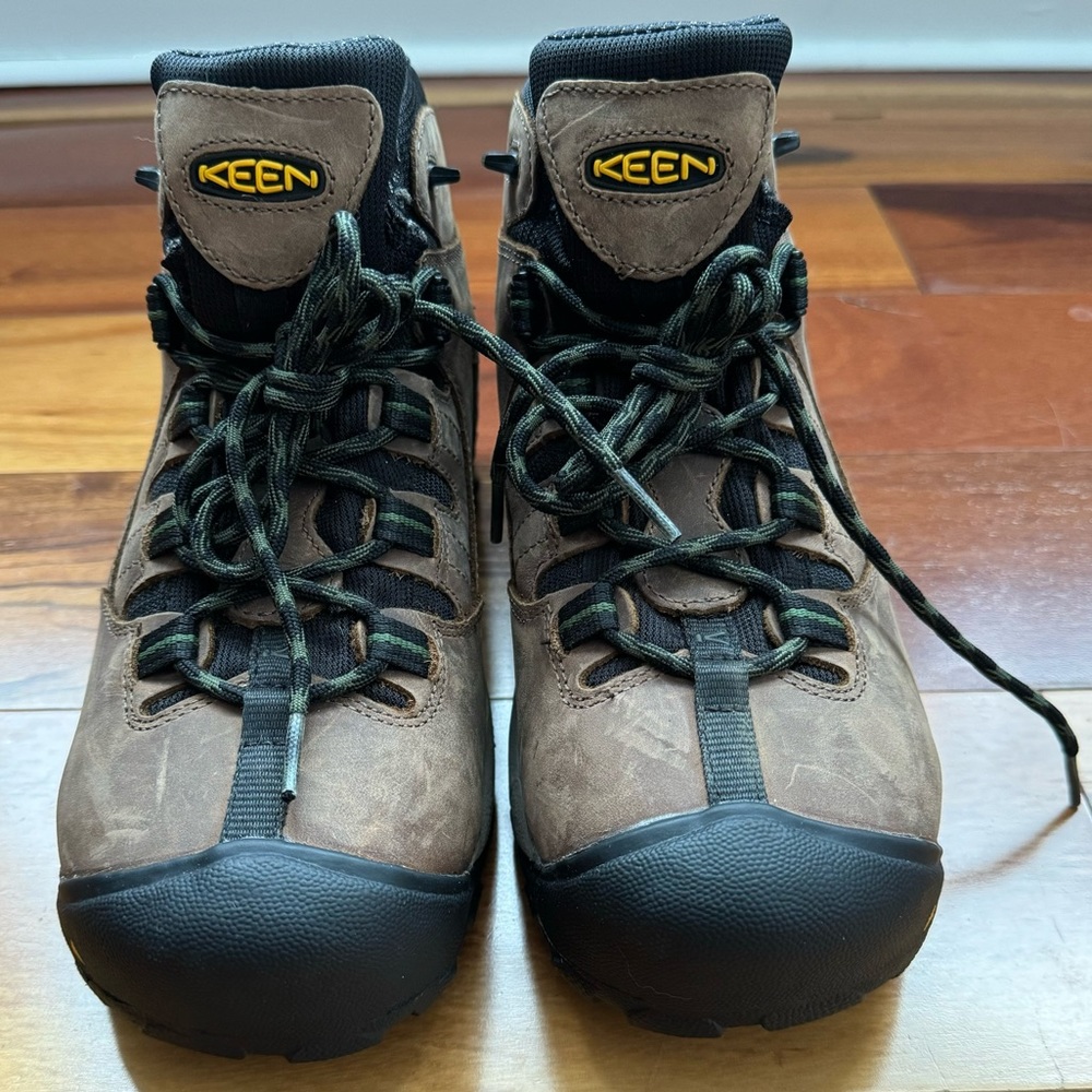 NWOT Keen Detroit mid steel toe boots